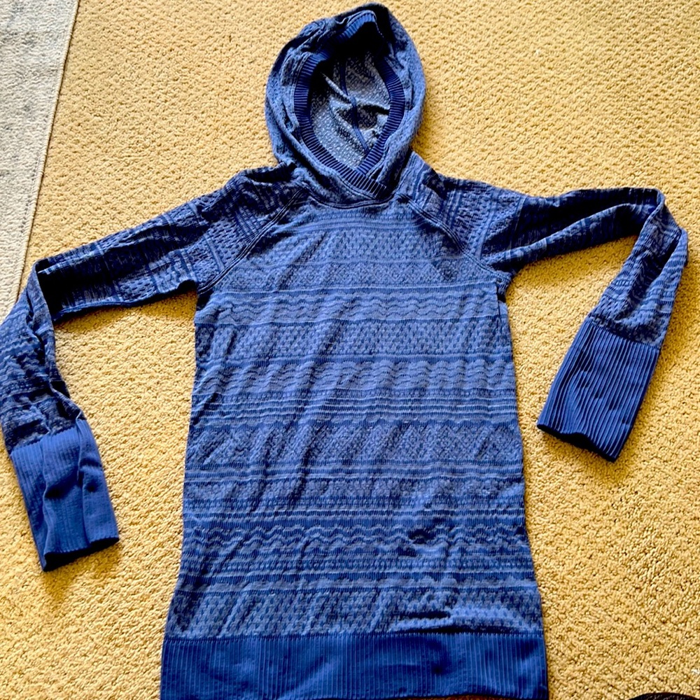 Lululemon hooded size 6 long sleeve shirt